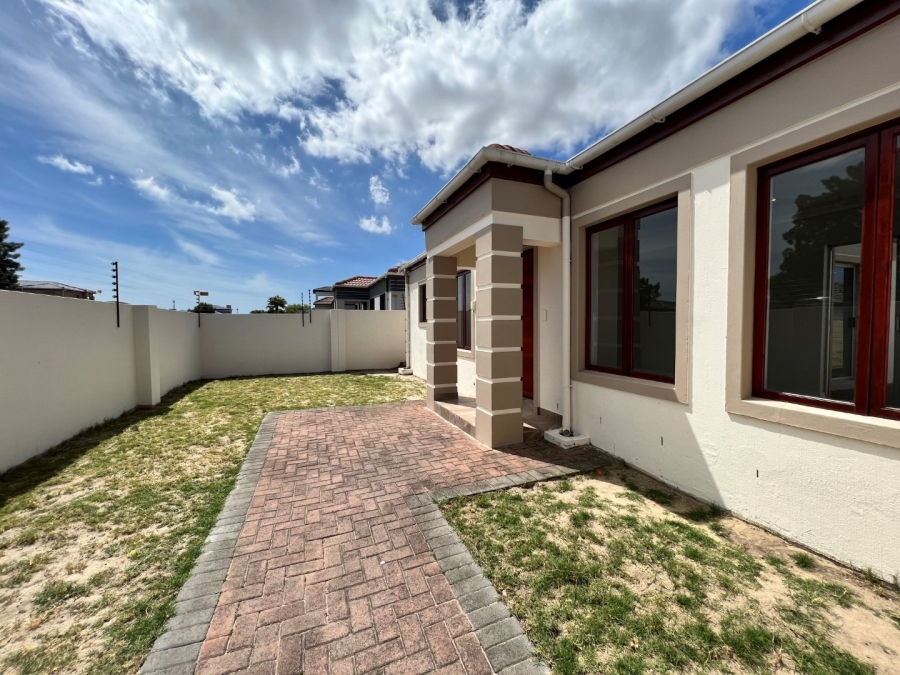 4 Bedroom Property for Sale in Parklands Western Cape